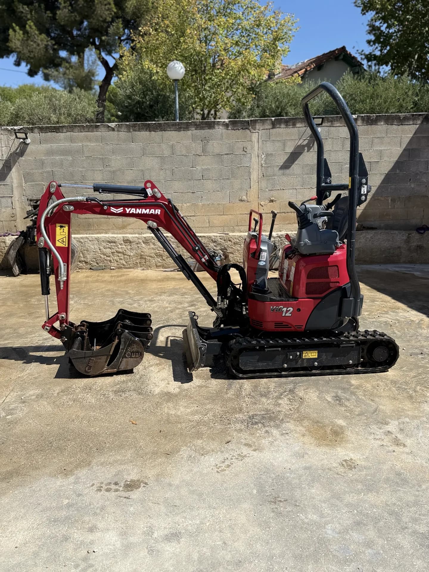 Mini pelle 1,2T Yanmar ViO12-2A en location à Aix-en-Provence - photo 4