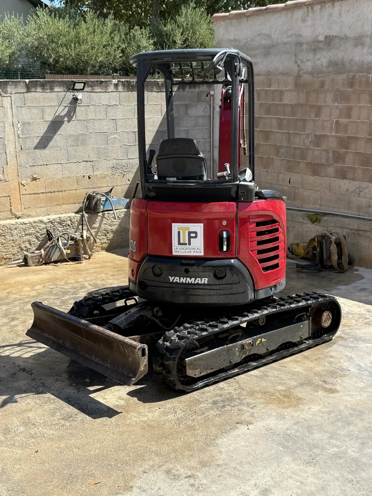 Mini pelle 2,6T Yanmar ViO26 en location à Aix-en-Provence - photo 3